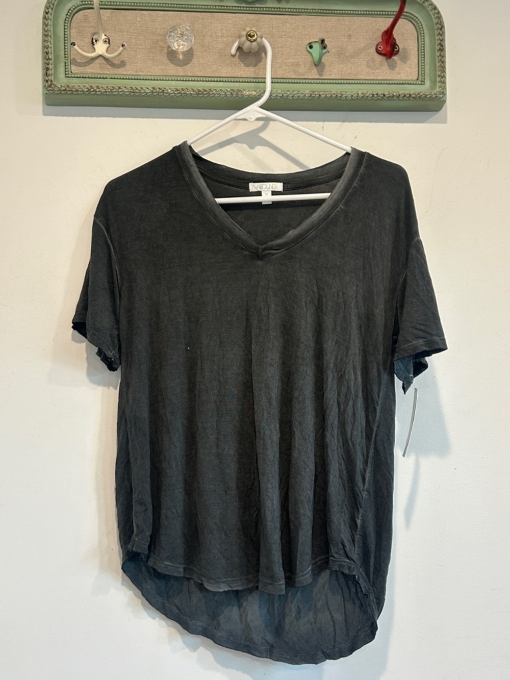 Abound Washed Charcoal V-Neck Short Sleeve Slouchy bounce Tee women’s XS new